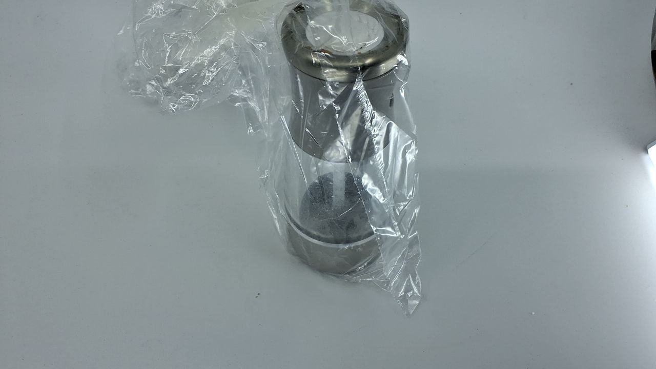 NEW OXO Good Grips Contoured Mess-Free Salt Grinder, Gray, One size
