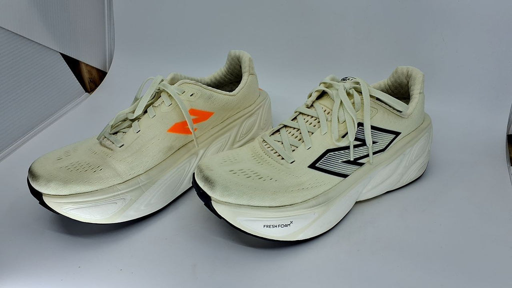 New Balance Women's Fresh Foam X More V5 Running Shoe 9.5 Angora/Sea Salt