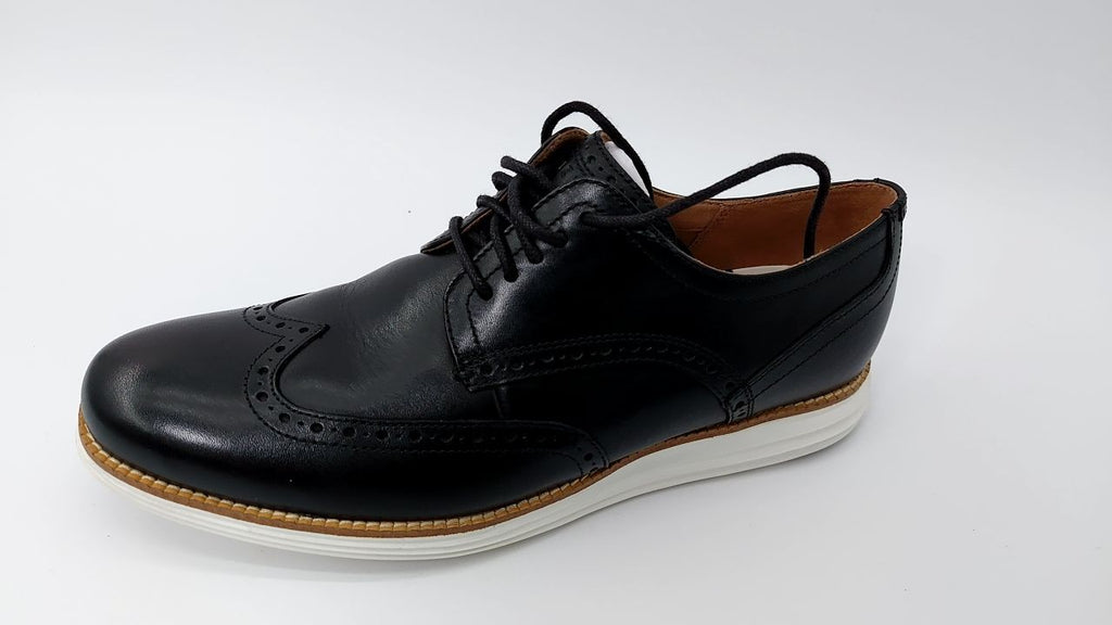 Cole Haan Men's Original Grand Shortwing Oxford Shoe, Black Leather/White, 10.5