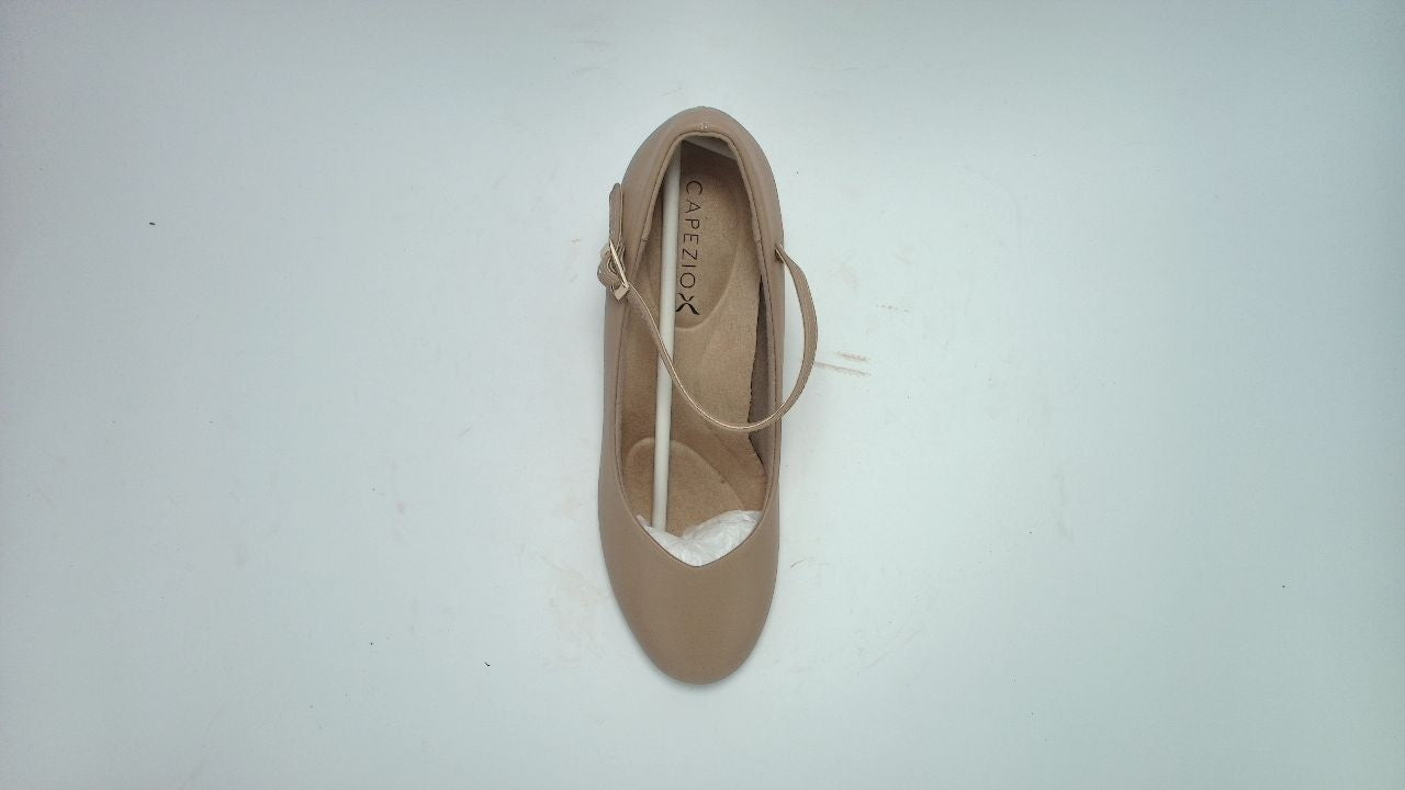 Capezio Women's Cassie Jr. Character Shoe, Caramel, 6M