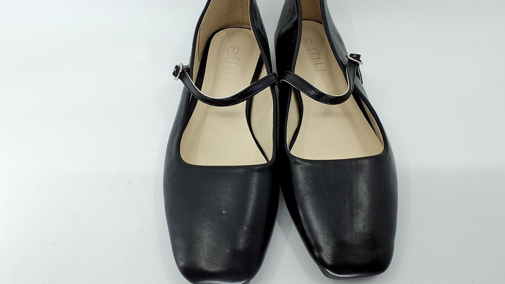 Versatile Womens Black Flats Size 7 w/ Adjustable Strap & Comfort