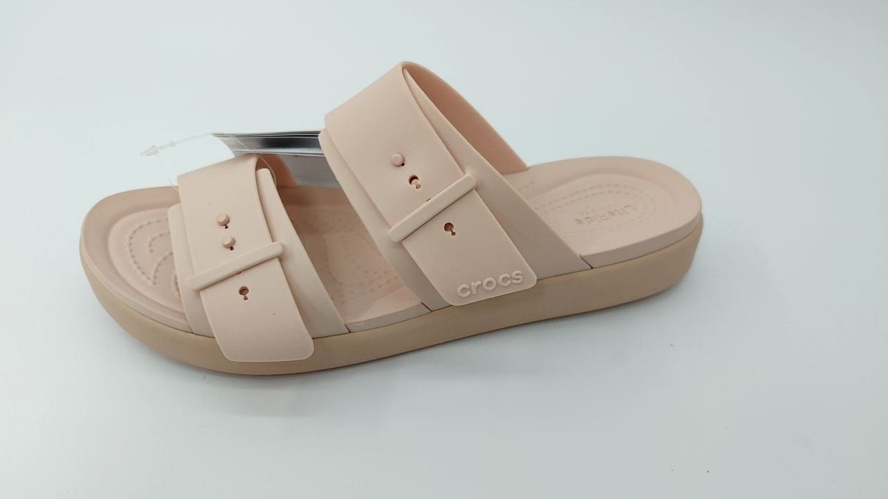 Crocs Womens Brooklyn Buckle Low Low Sandstone 9 Medium