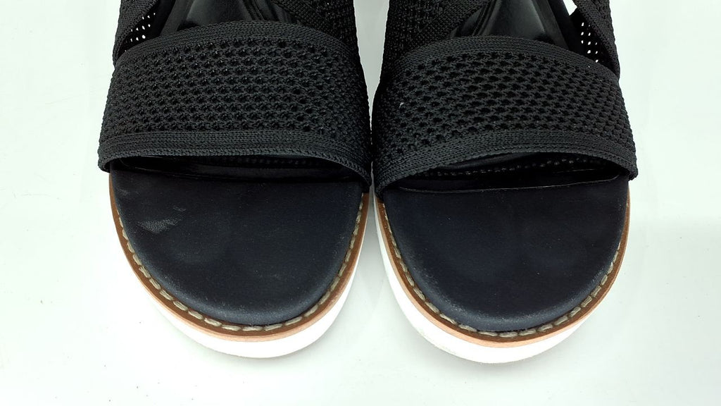 Easy Spirit Women's Wander2 Flat Sandal, Black, 9