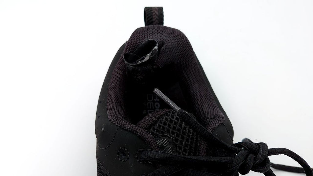 **needs repair** Under Armour Men's Charged Assert 10, Black, 10, US