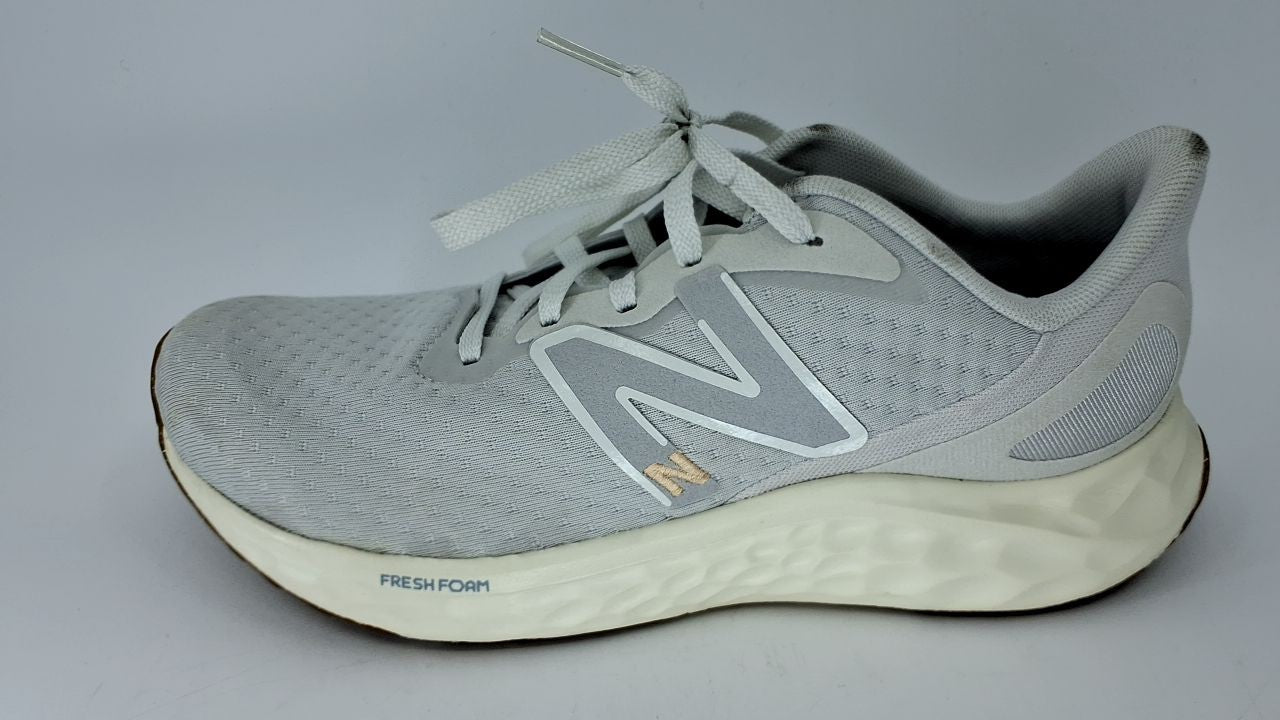 Women's Fresh Foam Arishi V4 Running Shoes 8 Summer Fog/Nimbus Cloud
