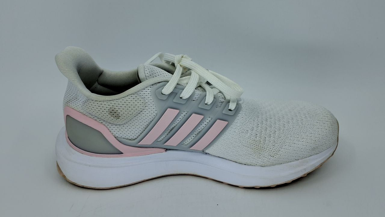 adidas Women's UBounce DNA Sneaker, White/Clear Pink/Silver Metallic, 6