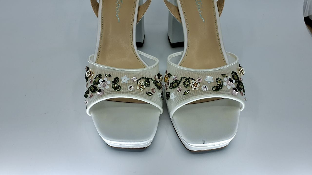 Betsey Johnson Women's SB-Kirra, Ivory, 9.5