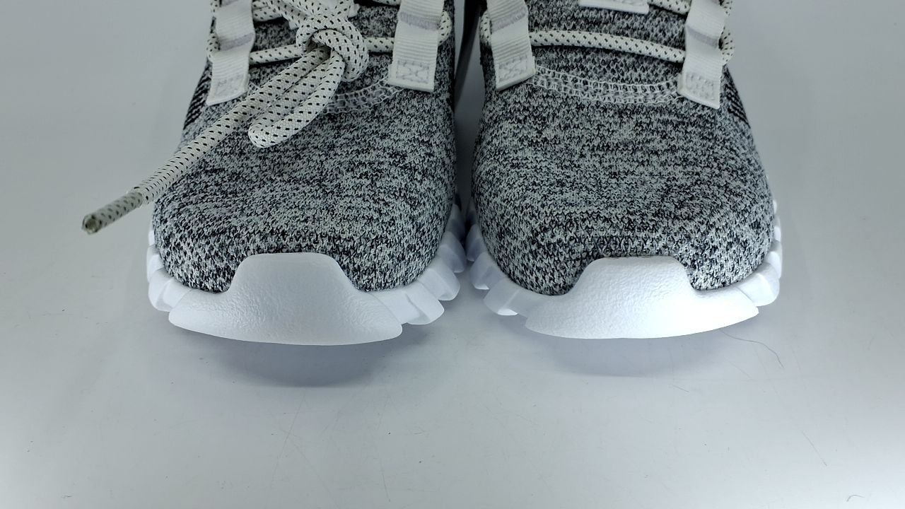 adidas Unisex-Kids Kaptir Flow, White/Black/Silver Metallic, 4