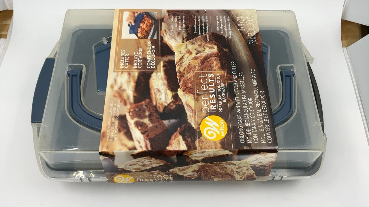 Wilton 3-Piece Non-Stick Cake Pan Set, 13 x 9 in, Includes Lid & Cutter