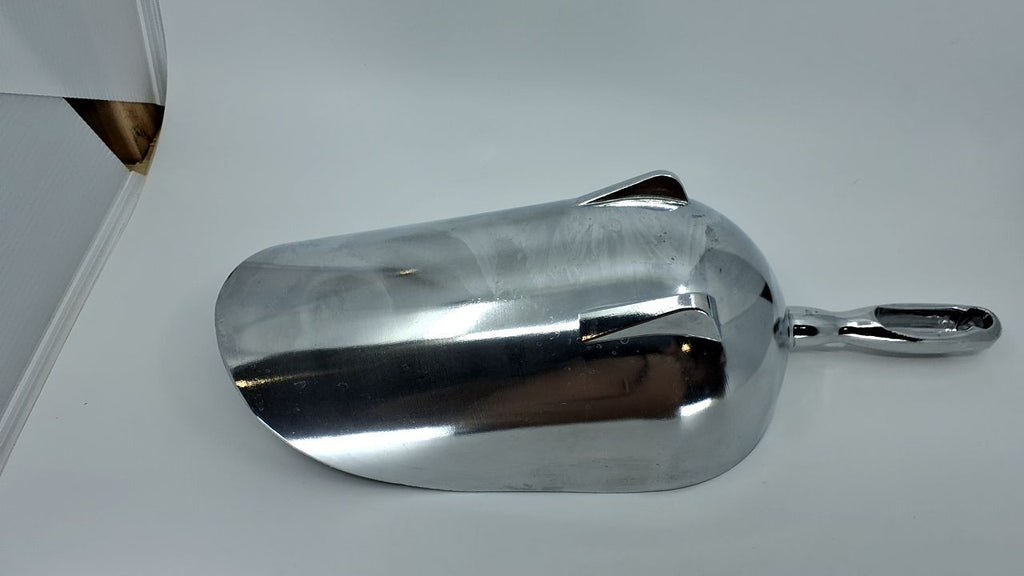 Winco Aluminum Utility Scoop, 85-Ounce, Medium
