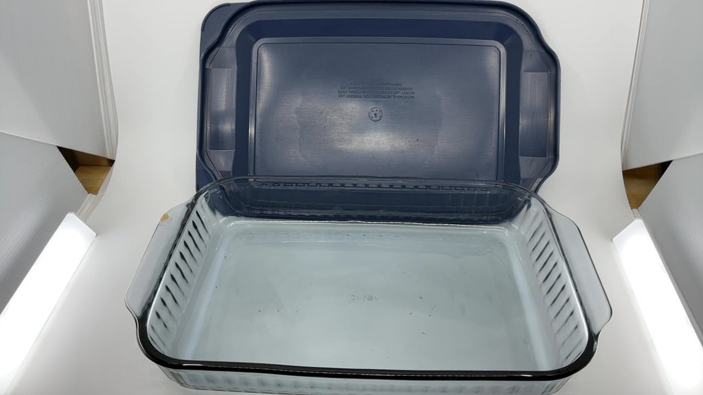 Pyrex 9x13 Oblong Baking Dish w/ BPA-Free Lid, Microwave Safe, Smoke