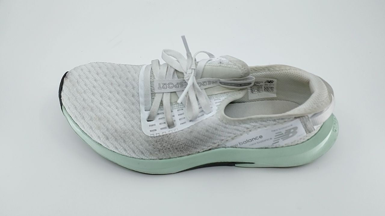 New Balance Women's DynaSoft Nergize Sport V2 Shoes, White/Silver, 9 Wide
