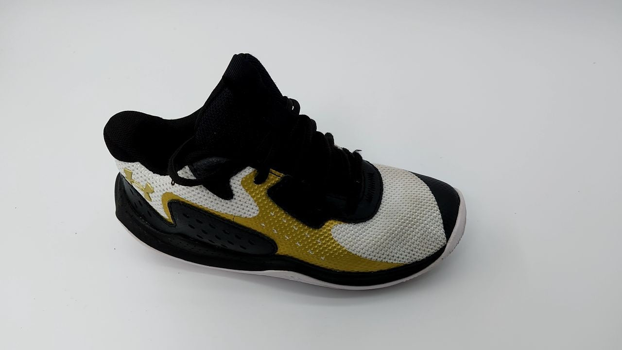 Under Armour Unisex Pre School Jet '23, (100) White/Black/Metallic Gold, 2, US