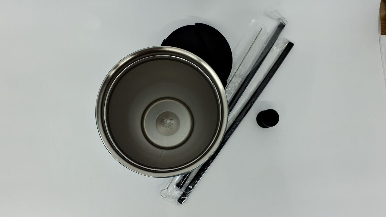 22 OZ Stainless Steel Insulated Travel Mug w/ Lid & 2 Straws, Blue