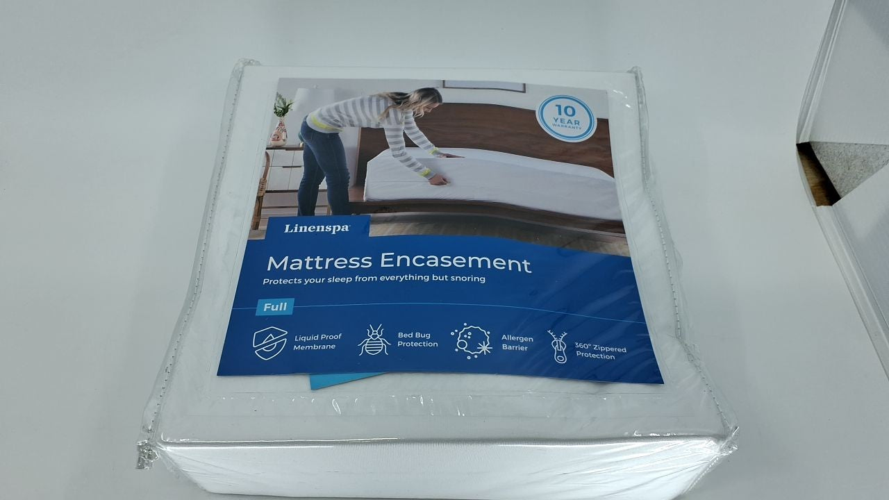 Full Size Waterproof Mattress Protector - Zippered Encasement, White