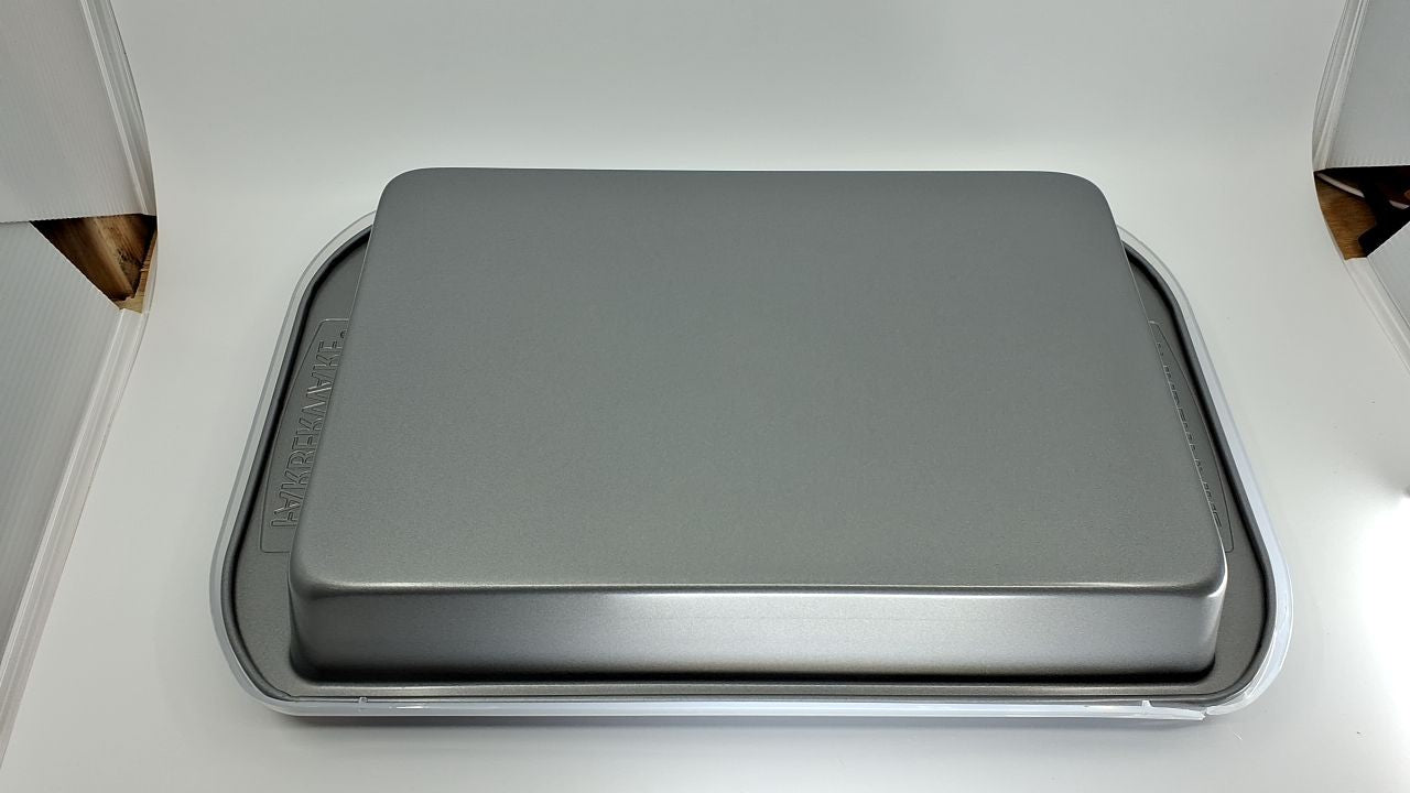 Farberware 9x13 Nonstick Baking Pan w/ Lid - Rectangular