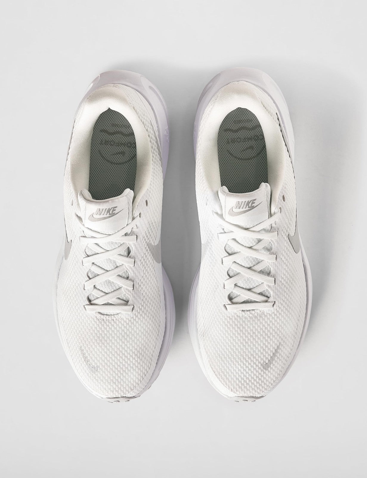 Nike Women's Revolution 8 Road Running Shoes, White/Pure Platinum, 9