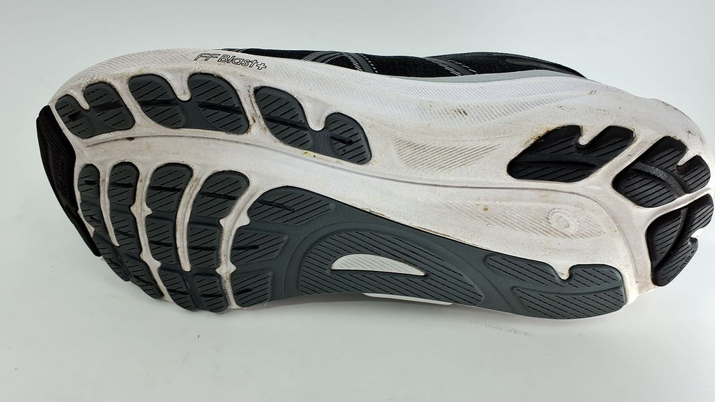 ASICS Women's Gel-Kayano 31 D Running Shoes, 8, Black/Pure Silver