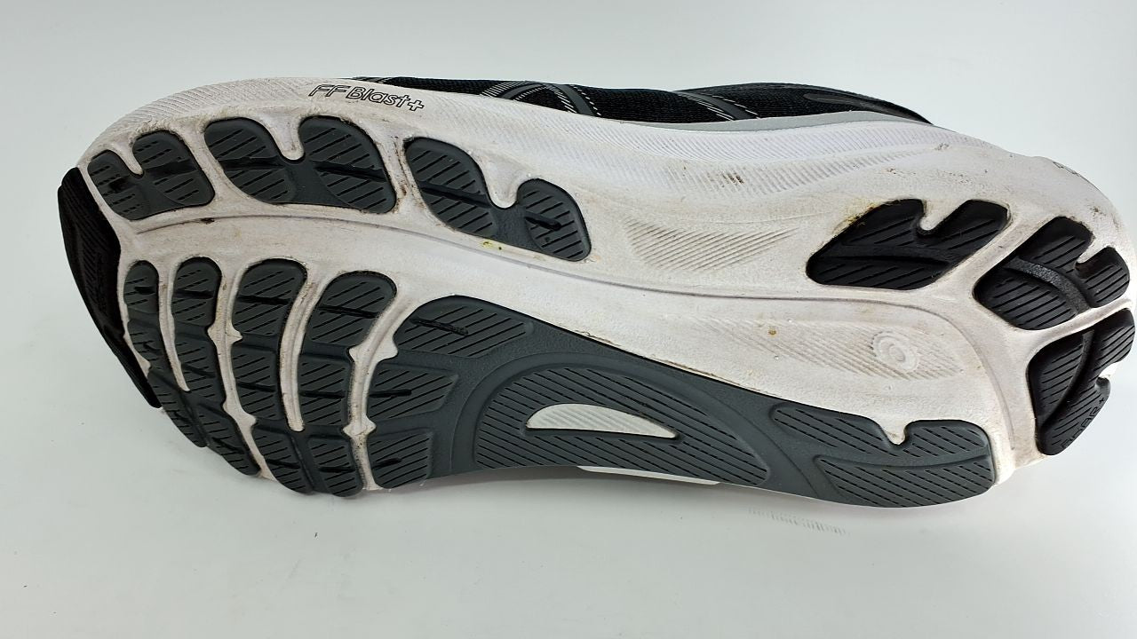 ASICS Women's Gel-Kayano 31 D Running Shoes, 8, Black/Pure Silver