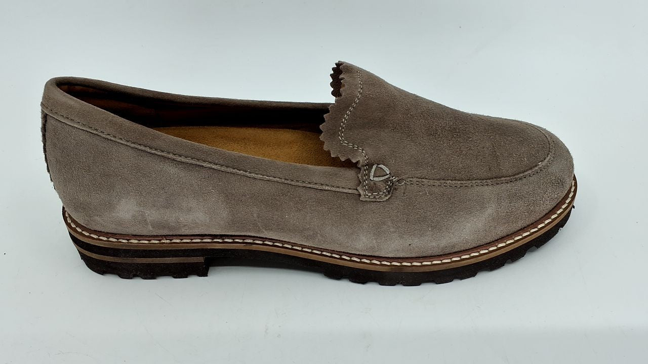 Trotters Women's Fayth Loafer, Stone Suede, 8 Wide