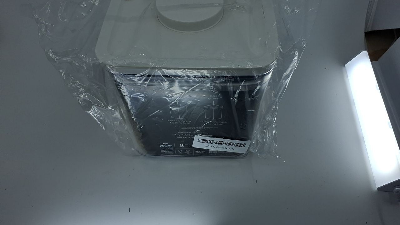 Airtight 2.8 Qt OXO POP Container - Square Short for Sugar & Cookies