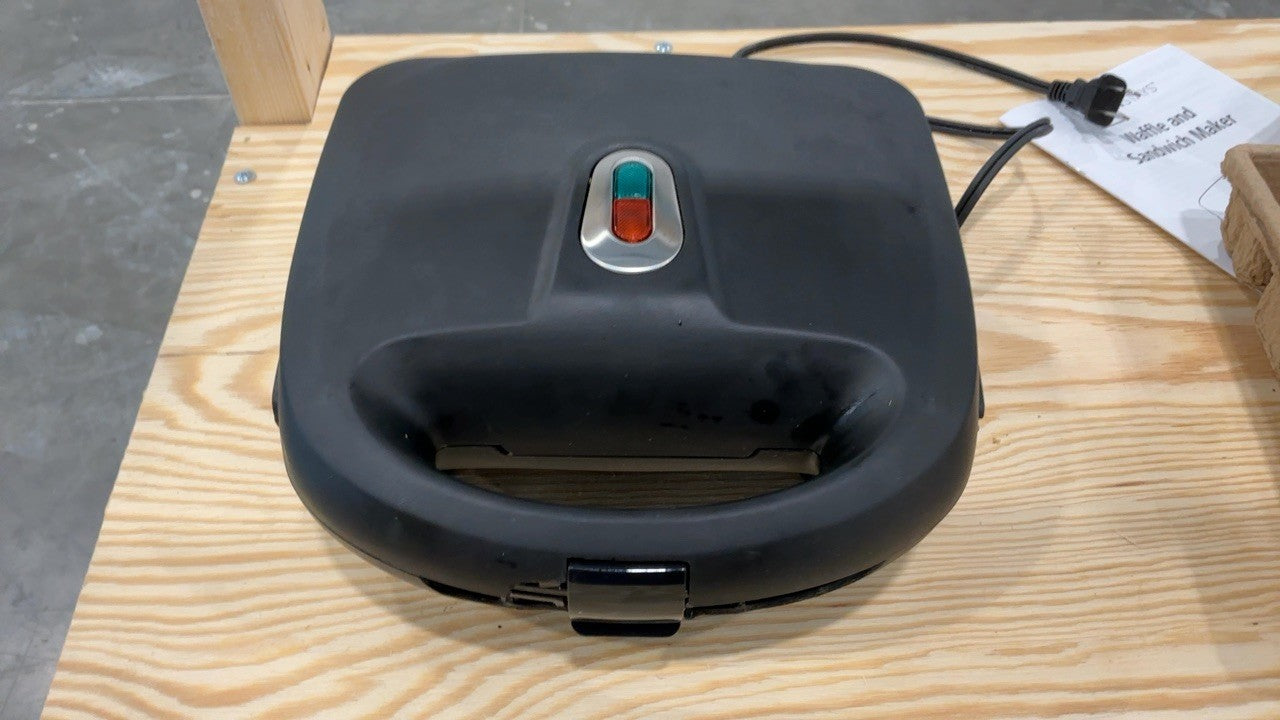 Mainstays Black 2 in 1 Waffle and Sandwich Maker, Nonstick, Removable Plates