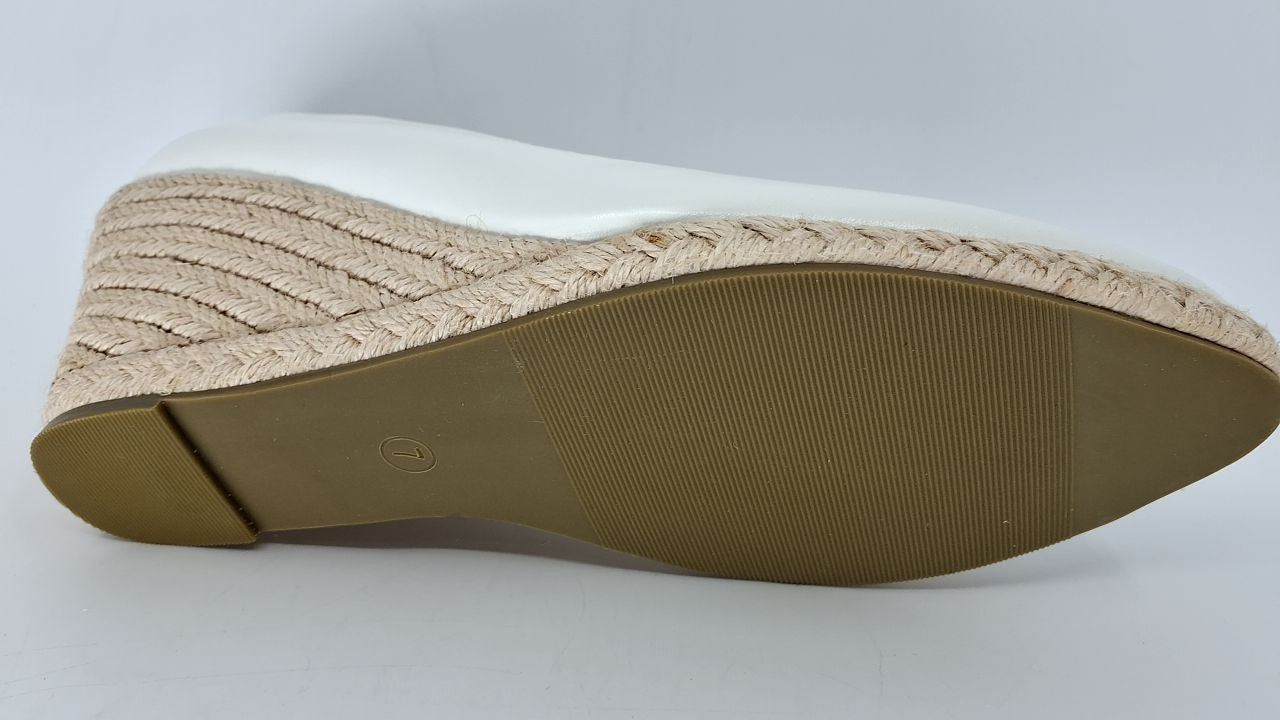 White Pointed Toe Wedge Sandals, Women's Size 7, Espadrille Style