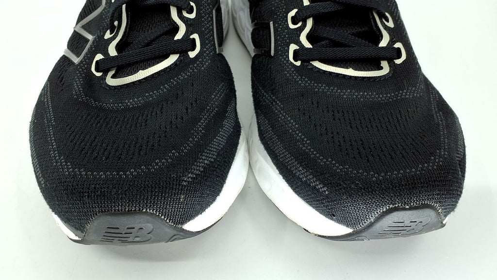New Balance Women's 680 V8 Running Shoes, 8.5W, Black/Light Gold Metallic