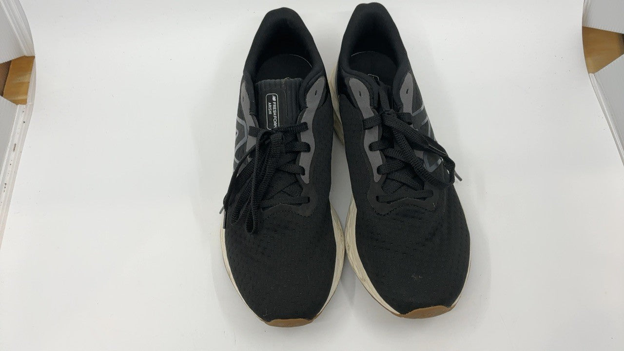 New Balance Women's Fresh Foam Arishi V4 Running Shoe, Black/Gold, Size 10