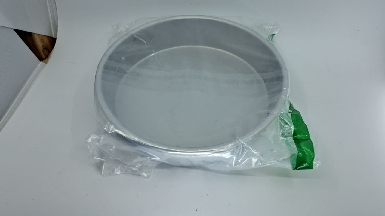 Wilton 9 x 2 in Round Cake Pans, 2-Piece Aluminum Bakeware Set