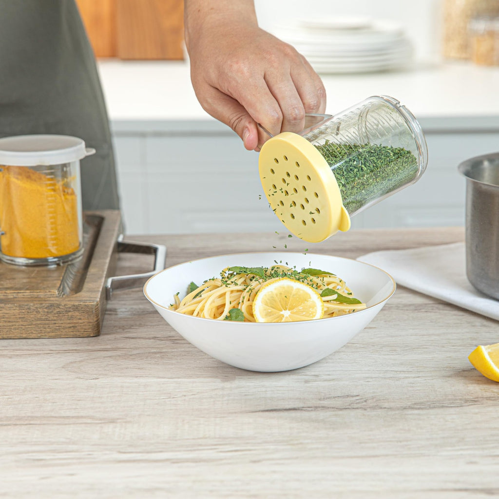 10 Oz Dredge Spice Shaker - Clear Plastic w/ Yellow Lid & Handle