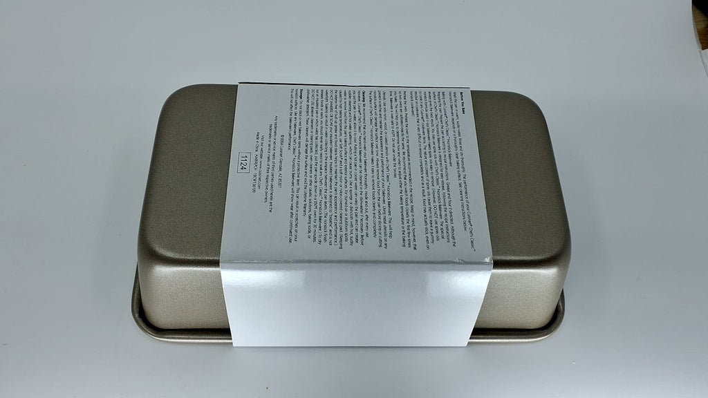 Cuisinart 9-Inch Chef's Classic Nonstick Bakeware Loaf Pan, Champagne