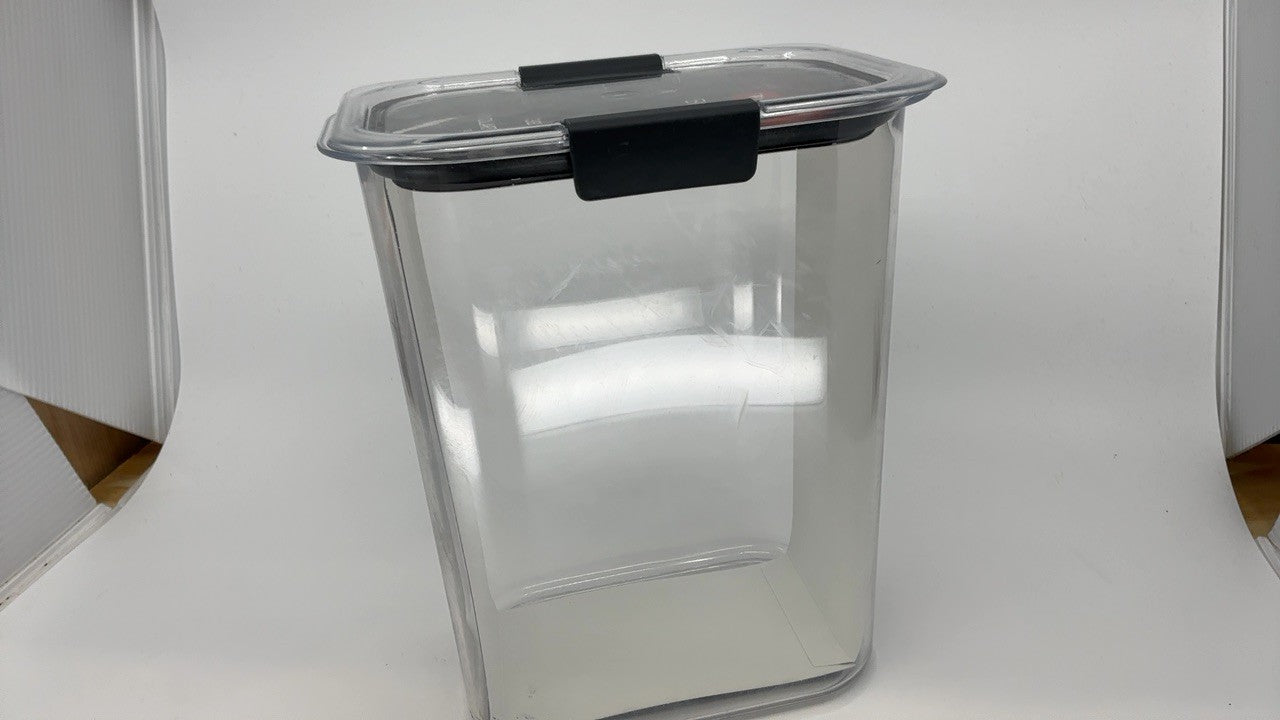 Rubbermaid Brilliance 16-Cup Airtight Food Storage Container Clear/Grey