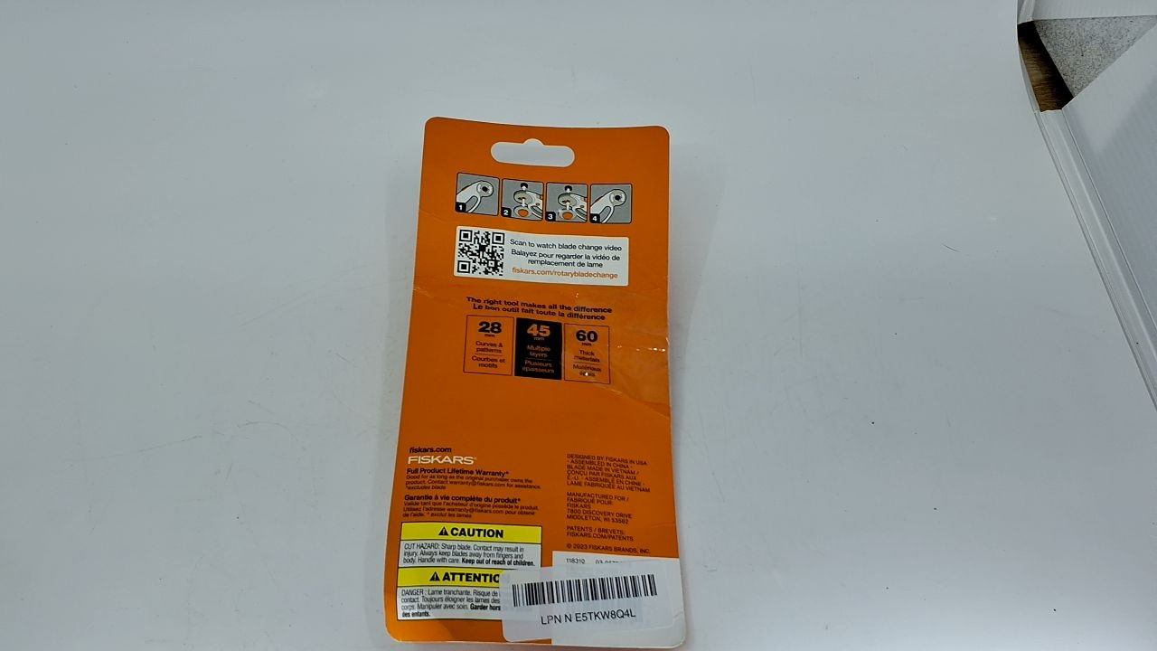 Fiskars 45mm Rotary Cutter, Premium Steel Blade for Crafts & Sewing