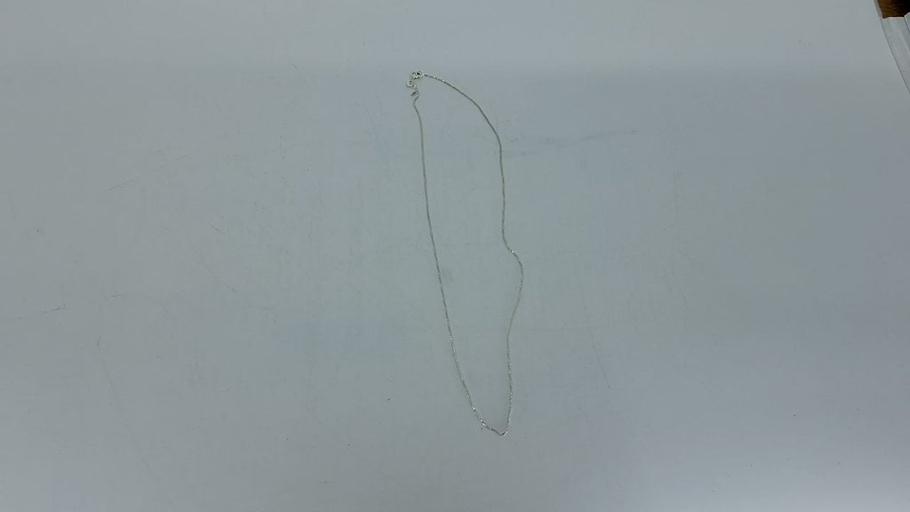 Amazon Essentials Sterling Silver Thin 0.8mm Box Chain Necklace 16", Silver