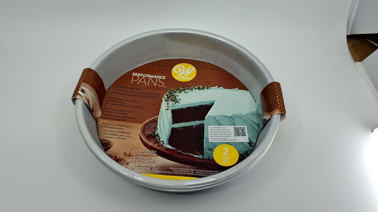 Wilton 9 x 2 in Round Cake Pans, 2-Piece Set, Rust-Resistant Bakeware