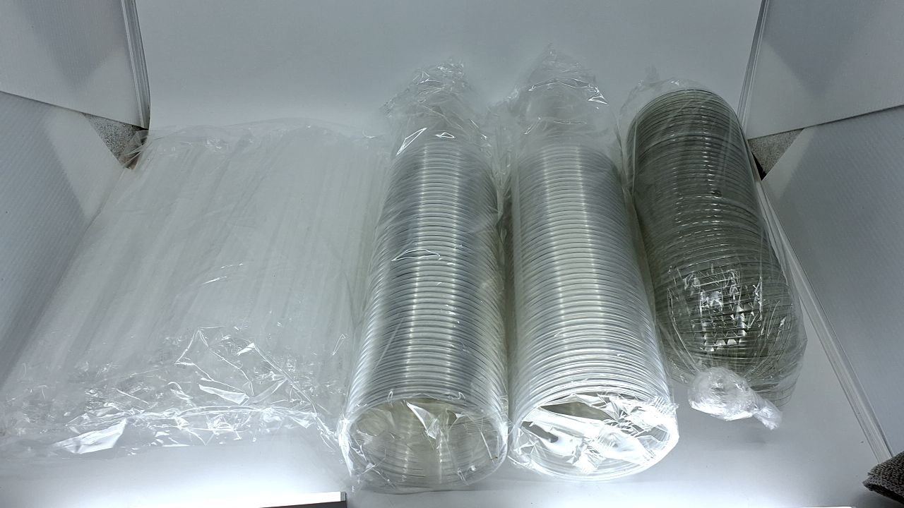 100-Pack 20 oz Clear Plastic Cups w/ Flat Lids & Straws - Iced Coffee Tumblers