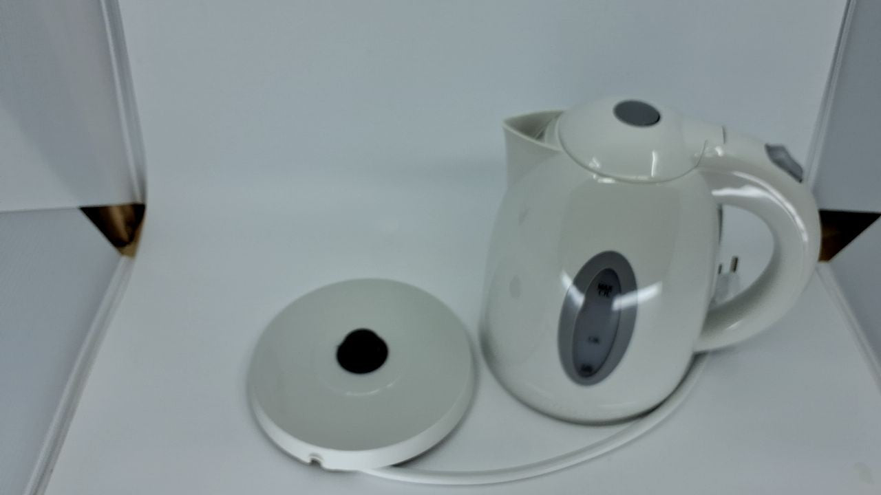 1.7L OVENTE Electric Kettle, Fast Boiling, BPA Free, White KP72W