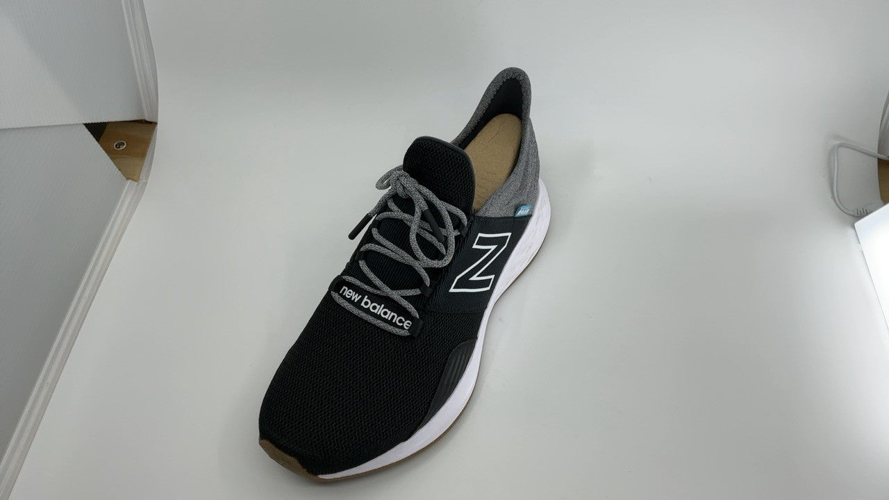 New Balance Women's Fresh Foam Roav V1 Sneaker, Black/Light Aluminum, 11