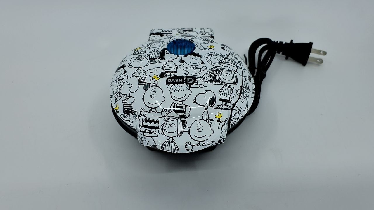 Peanuts x Dash Mini Waffle Maker