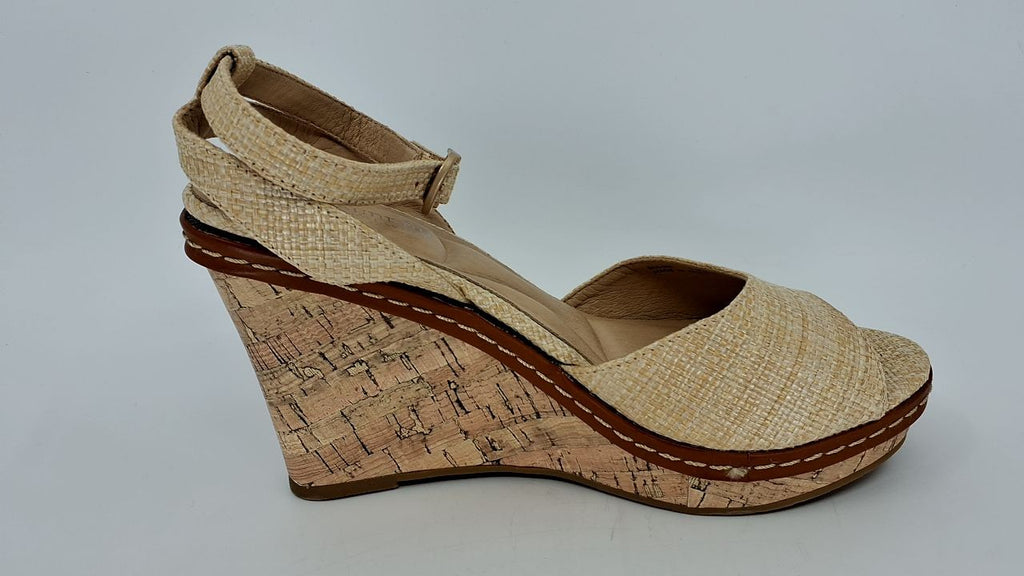 CL by Laundry Women's Beaming Cloud Patent Wedge Sandal, Natural, 7.5