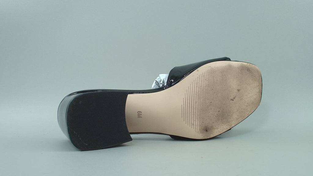 GUESS Women's GALLAI Heeled Sandal, Black 002, 6M