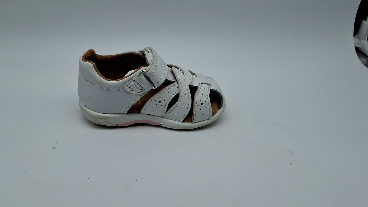 Stride Rite Kids SRTech Xena Sandal, White, 4.5 Wide US Unisex Toddler