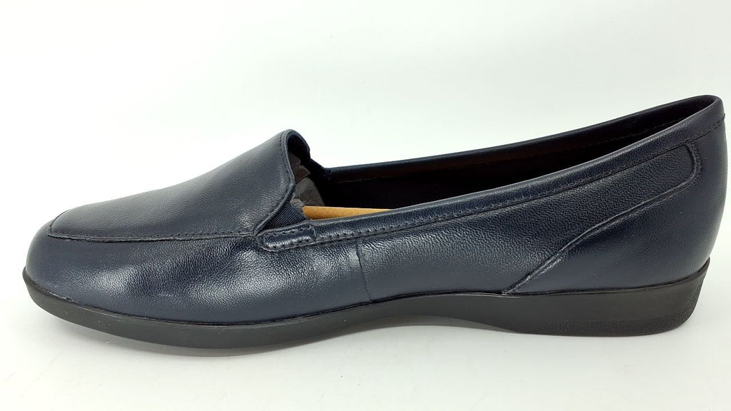 Easy Spirit Women's Devitt Loafer, Navy, 9 Wide