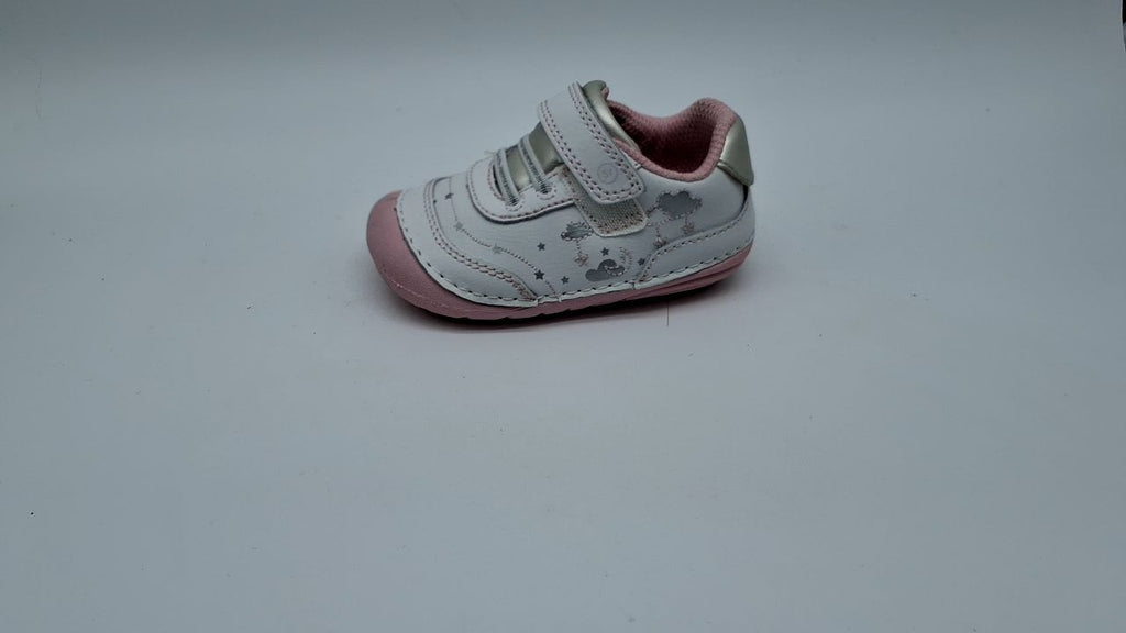 Stride Rite Girls Soft Motion Adalyn Athletic Sneaker, White/Silver, 5 Toddler