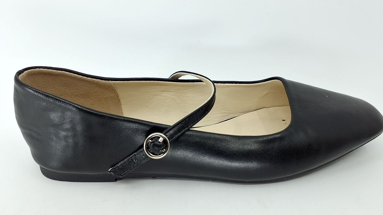 Versatile Womens Black Flats Size 7 w/ Adjustable Strap & Comfort