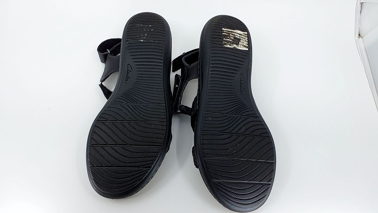 Clarks Women's Laurieann Rena Flat Sandal, Black Combi, 7