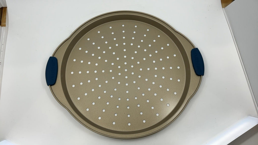 NutriChef 13-Inch Non-Stick Pizza Tray w/ Silicone Handle - Gold