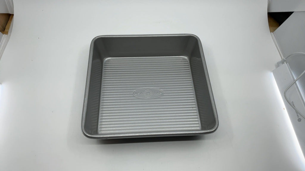 USA Pan Bakeware Seamless Nonstick Square Baking Pan, 8 x 8 x 2