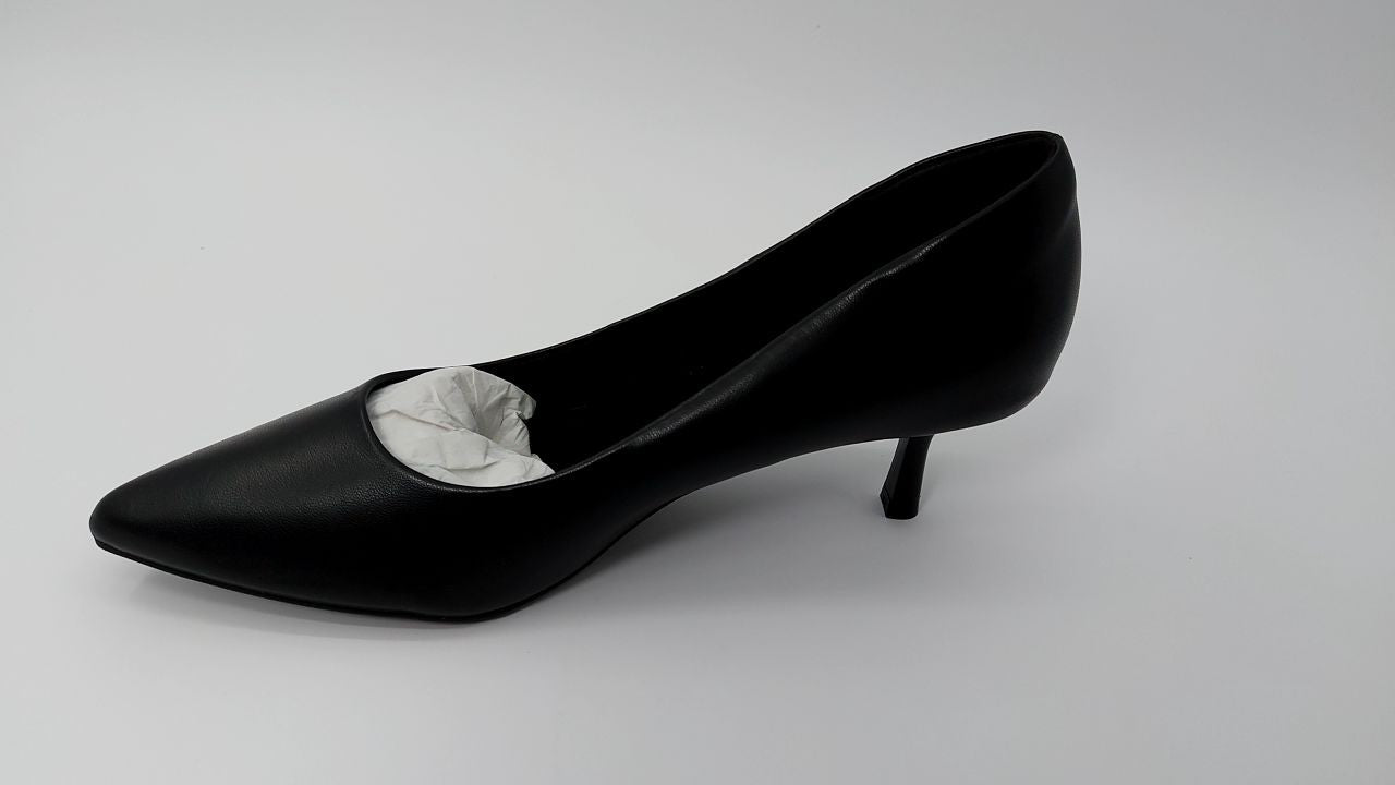 Women’s Black PU Kitten Heels 2 Inch Closed Toe Pumps Size 9.5